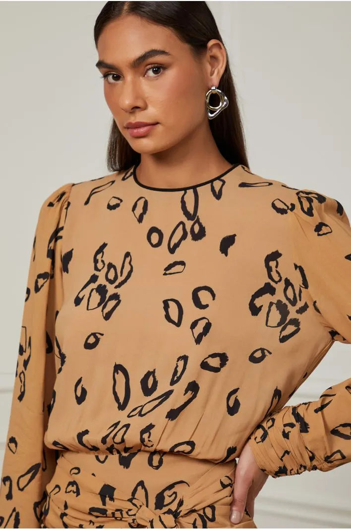 Short Dress With Overlapping Skirt and Tie At The Waist- Leopard Print